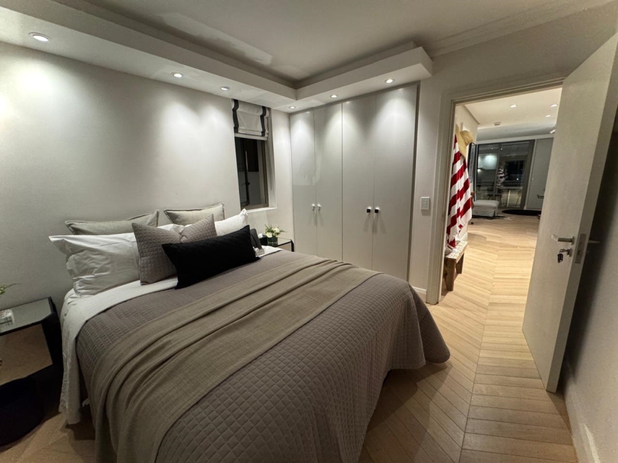 1 Bedroom Property for Sale in Sea Point Western Cape